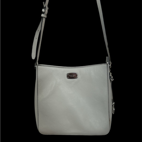 Michael Kors Handbags - Michael Kors Optic White Leather Jet Set Travel Messenger Bag Purse